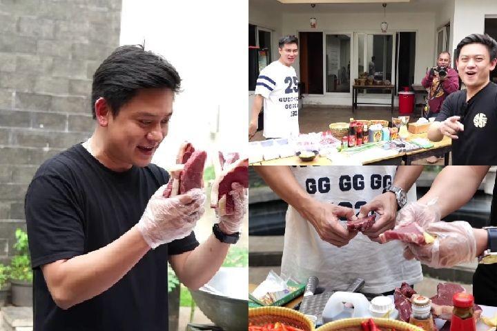 10 Potret Bobon Santoso Masak Steak untuk Baim Wong, Enak Gak ya?