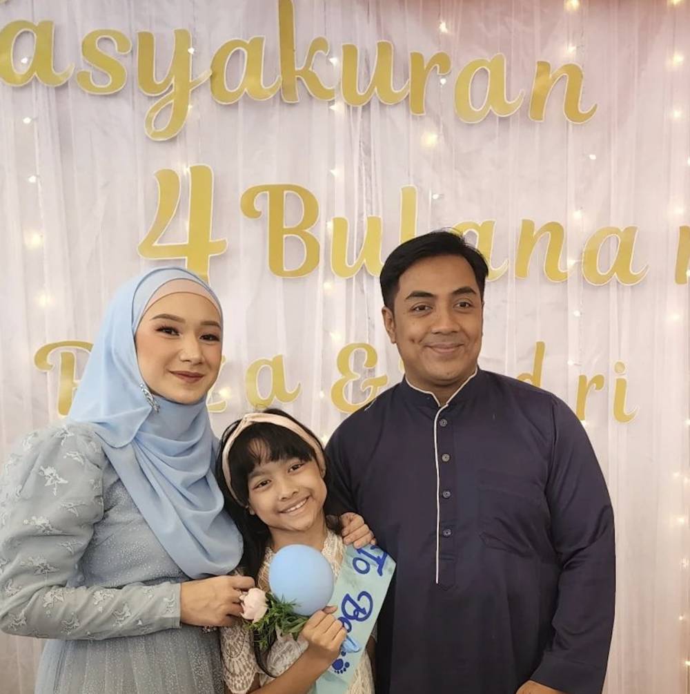 potret gender reveal anak Ustaz Riza dan Indri Giana (instagram.com/ustzrizamuhammad)