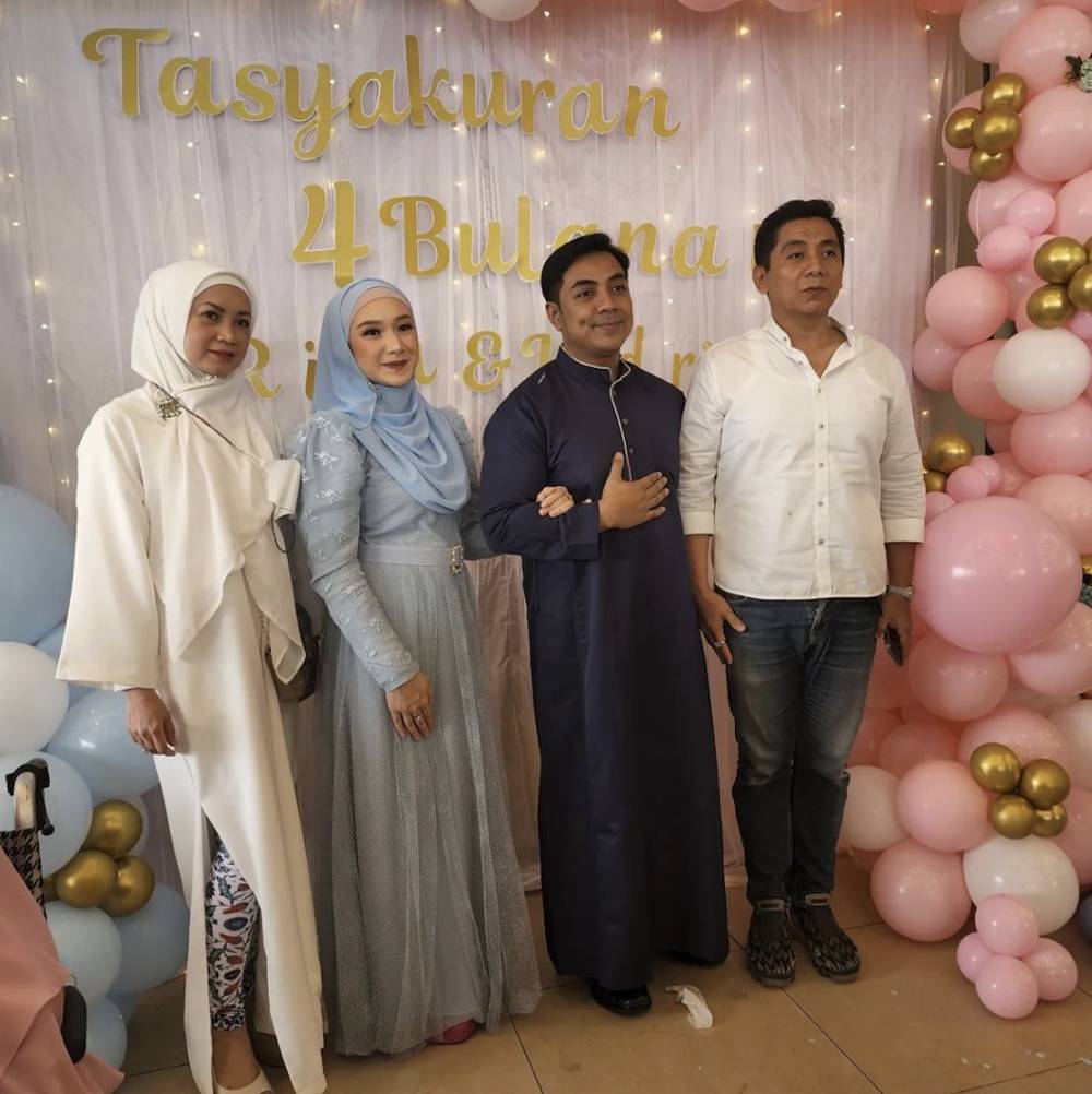potret gender reveal anak Ustaz Riza dan Indri Giana (instagram.com/ustzrizamuhammad)