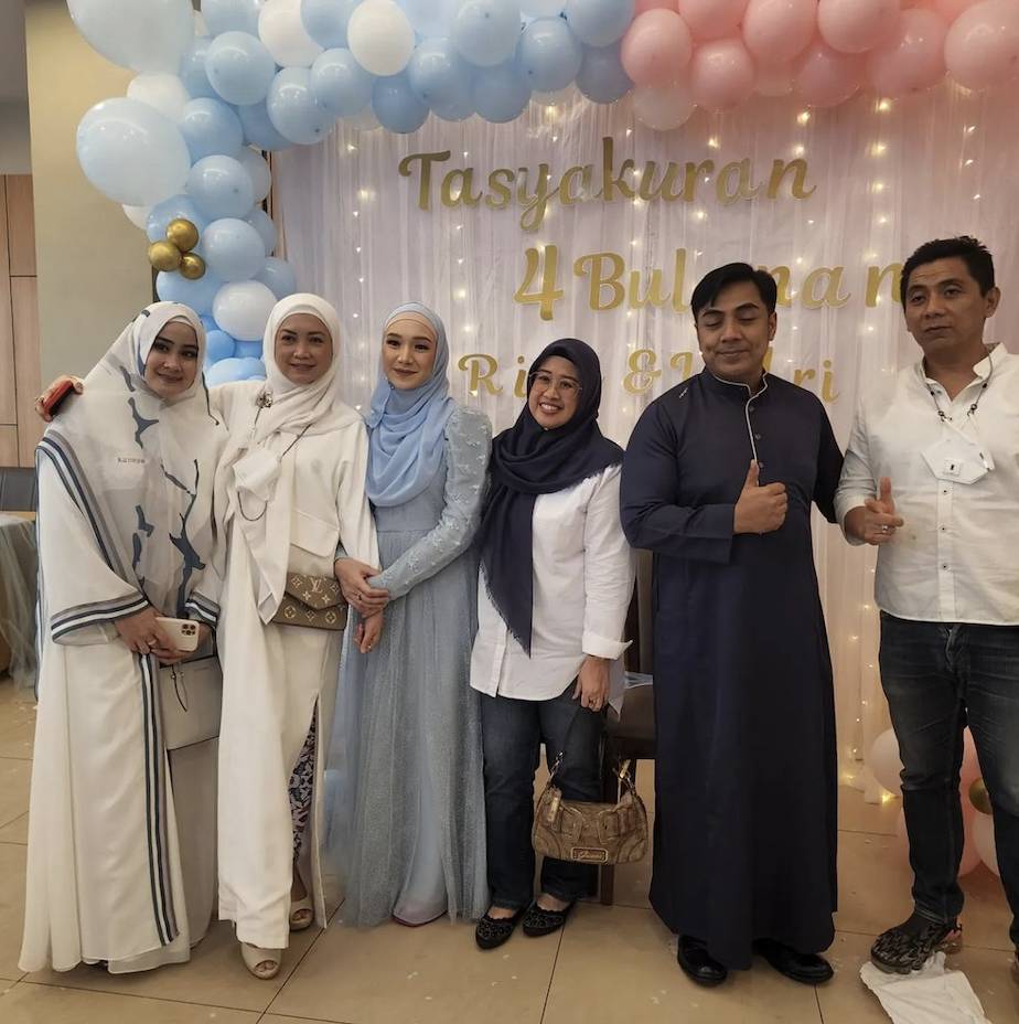 potret gender reveal anak Ustaz Riza dan Indri Giana (instagram.com/ustzrizamuhammad)