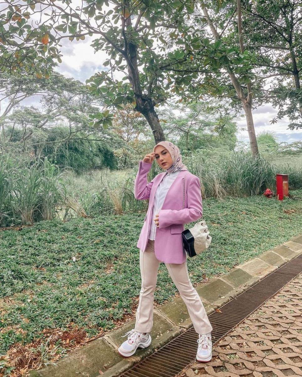 padu padan outer ala Artis (instagram.com/_irishbella_)