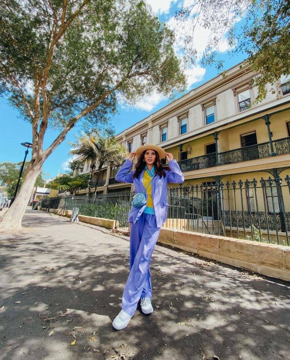 padu padan outer ala Artis (instagram.com/achasinaga)