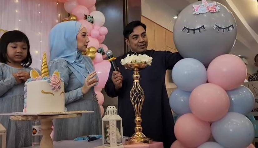 potret gender reveal anak Ustaz Riza dan Indri Giana (instagram.com/ustzrizamuhammad)