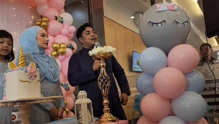 potret gender reveal anak Ustaz Riza dan Indri Giana (instagram.com/ustzrizamuhammad)