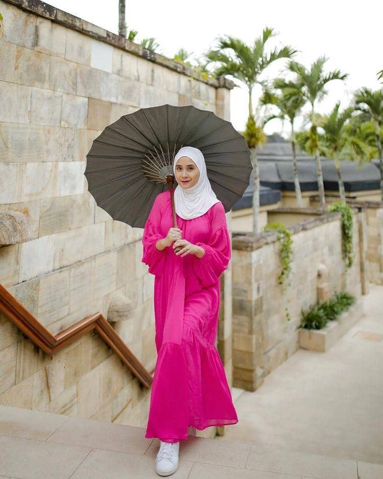 inspirasi gamis ala artis tanah air (instagram.com/ryana_dea)