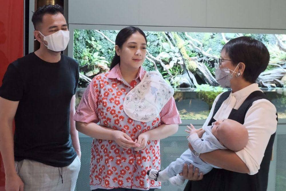 9 Potret Rayyanza bersama Tamu Papa Mama, Menteri hingga Artis Korea!