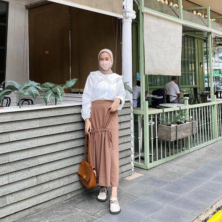 potret Ayu Fuziyanti memakai rok (instagram.com/ayufuziyantii)