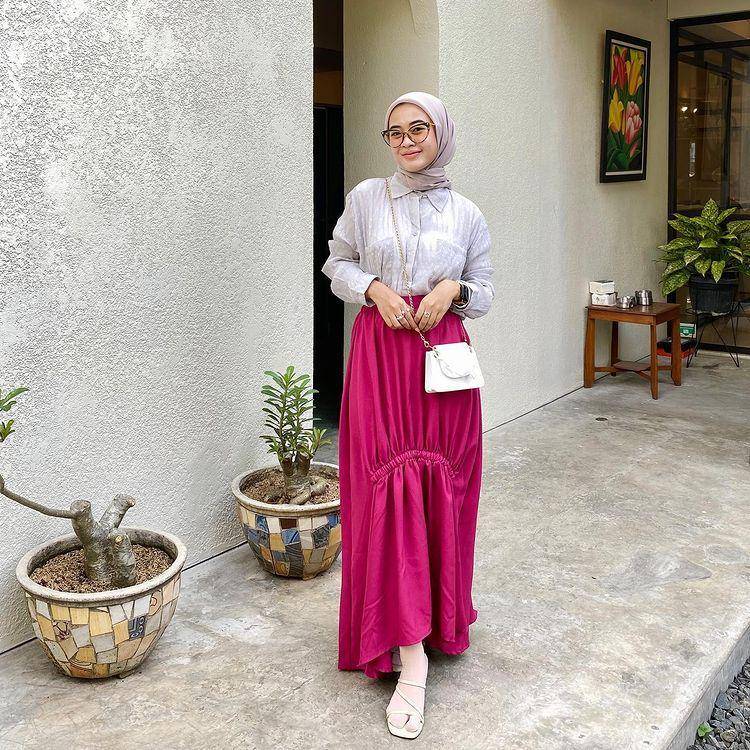 potret Ayu Fuziyanti memakai rok (instagram.com/ayufuziyantii)