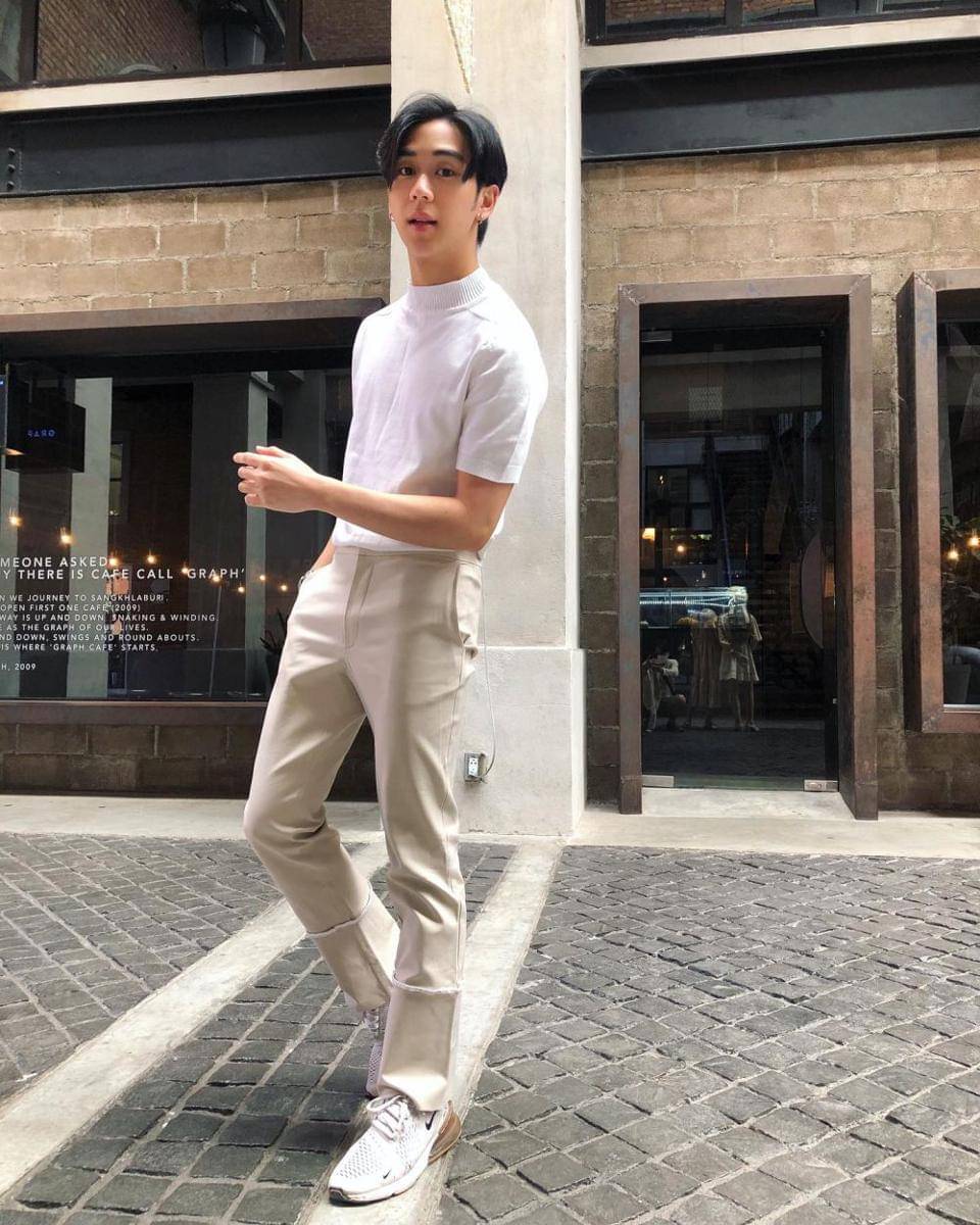 inspirasi outfit ala Louis Thanawin (instagram.com/louis_thanawin)