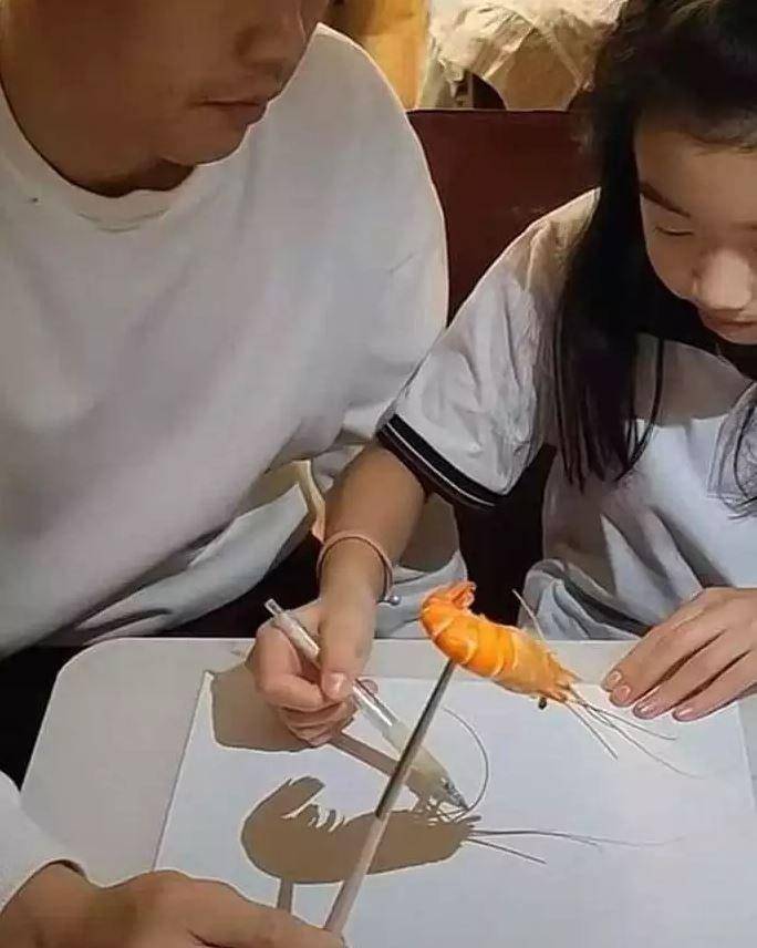 bapak bantuin bikin tugas (instagram.com/recehtapiviral)