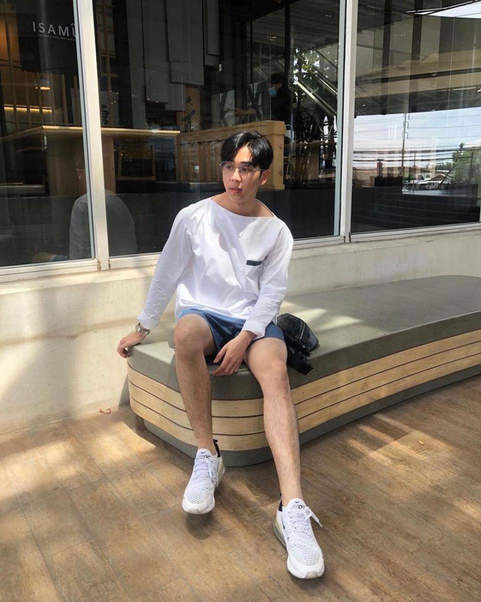 inspirasi outfit ala Louis Thanawin (instagram.com/louis_thanawin)