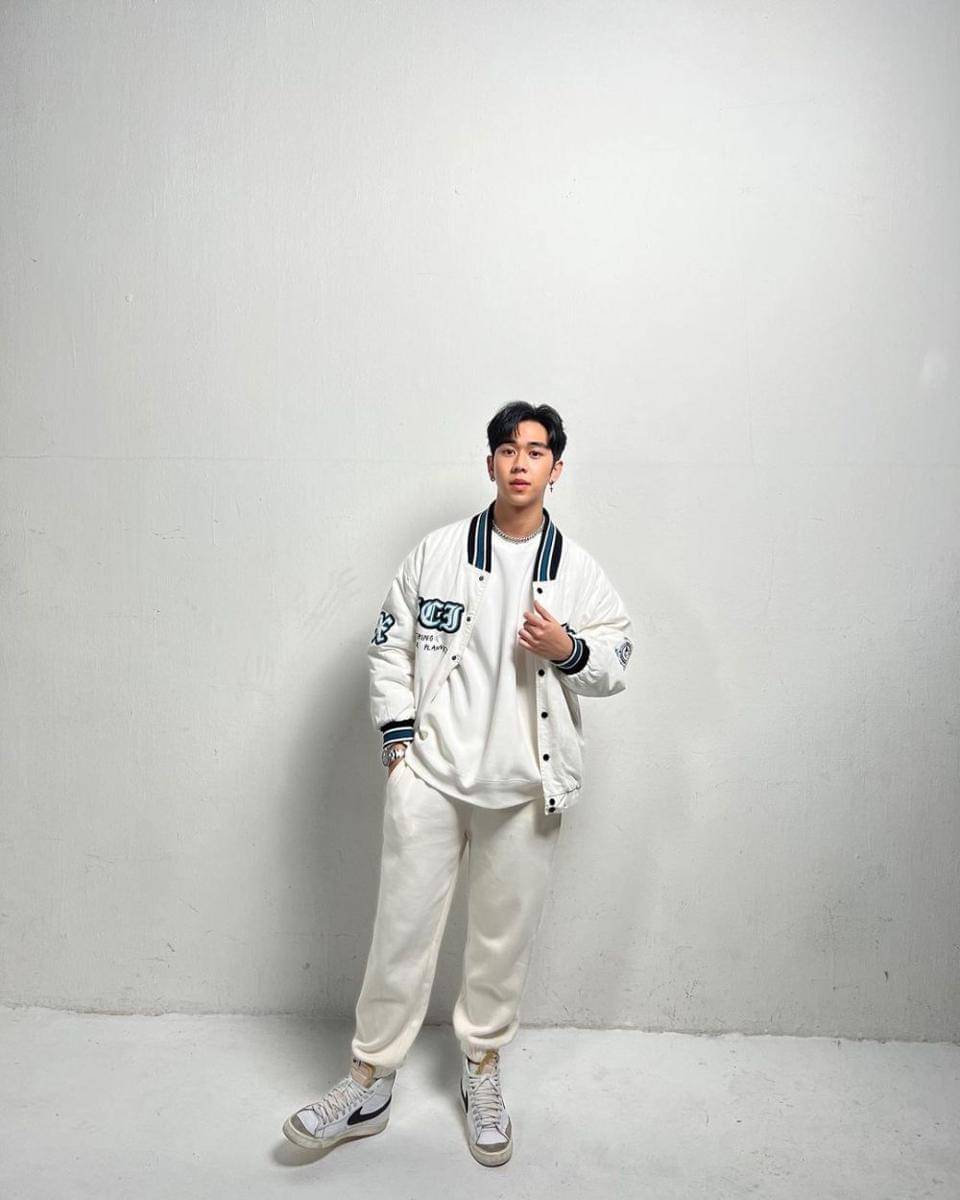 inspirasi outfit ala Louis Thanawin (instagram.com/louis_thanawin)