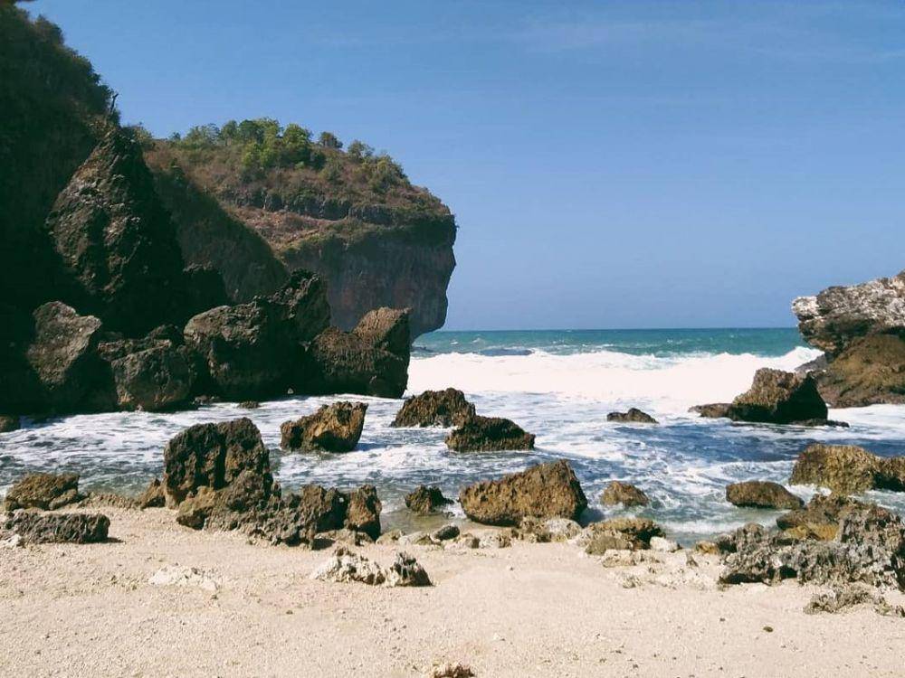 potret Pantai Wohkudu (instagram.com/deboraglori)