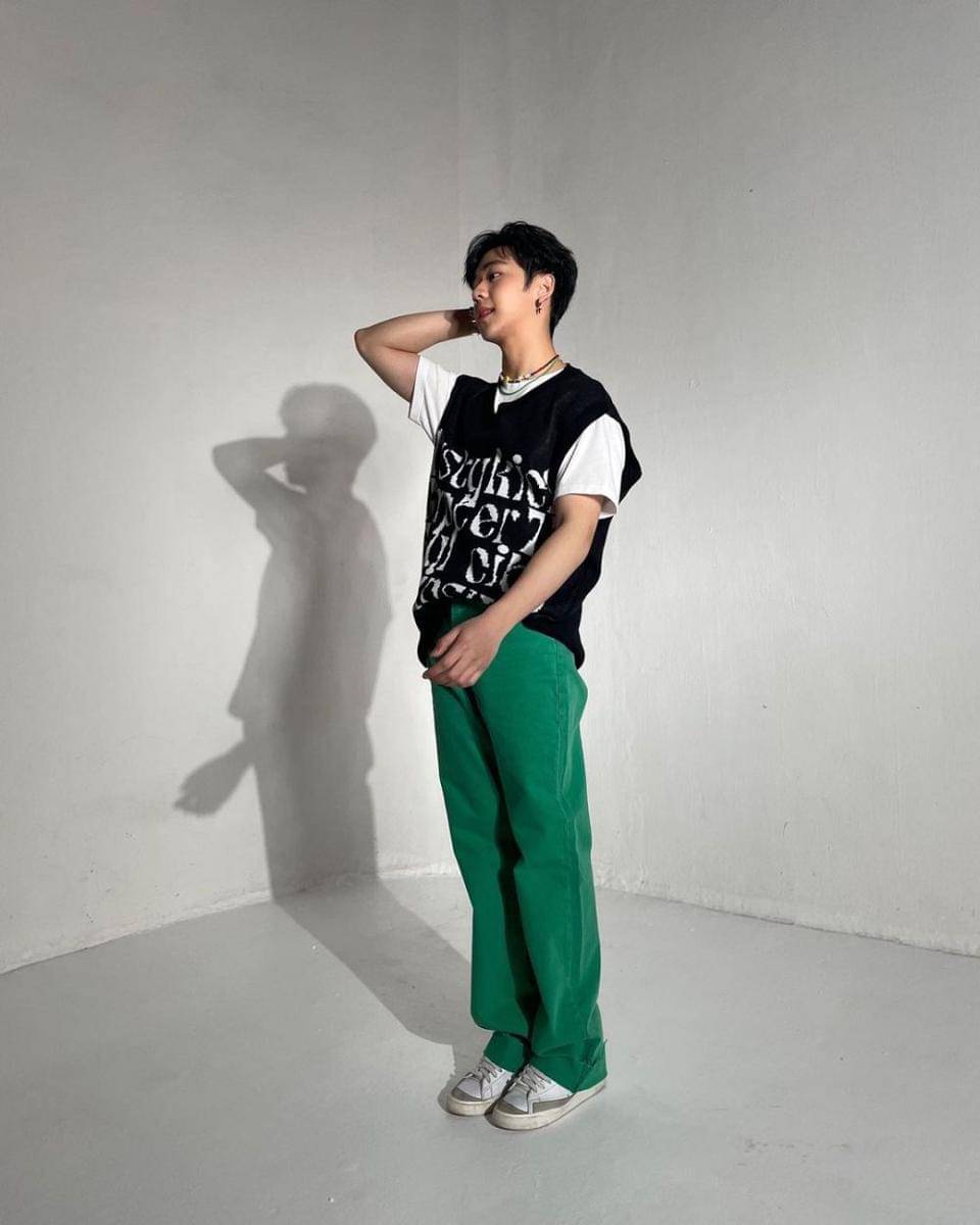 inspirasi outfit ala Louis Thanawin (instagram.com/louis_thanawin)