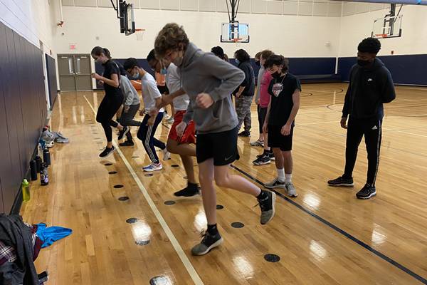 Dot drills sebagai latihan untuk meningkatkan kelincahan (twitter.com/WS_Storm_WLax)