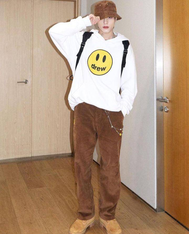 OOTD Jake ENHYPEN (instagram.com/enhypen_jake)