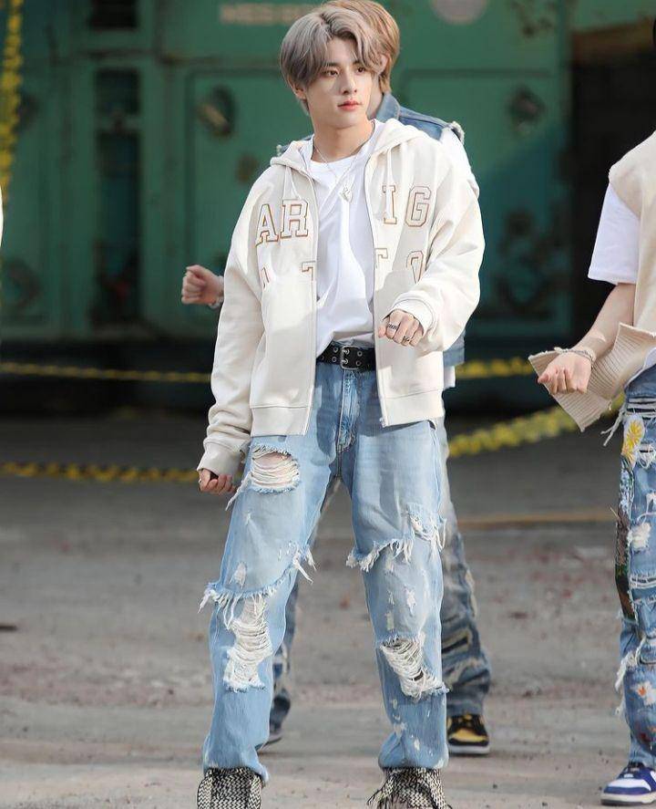 OOTD Jake ENHYPEN (instagram.com/enhypen_jake)