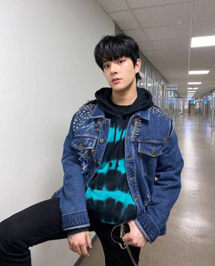 OOTD Jake ENHYPEN (instagram.com/enhypen_jake)