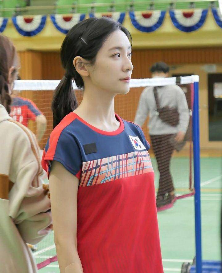 Park Ji Hyun di balik layar Love All Play (instagram.com/namooactors)