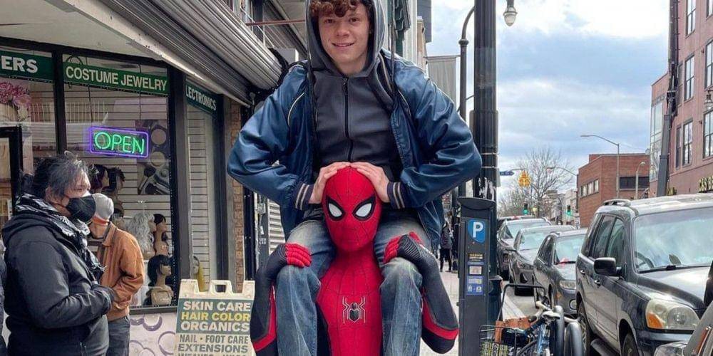 Tom Holland dan Harry Holland/Sony Pictures