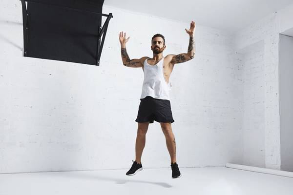 Jumping jack sebagai latihan untuk meningkatkan kelincahan (freepik.com)