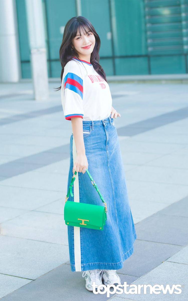 Joy Red Velvet  (twitter.com/TSN_PHOTO)