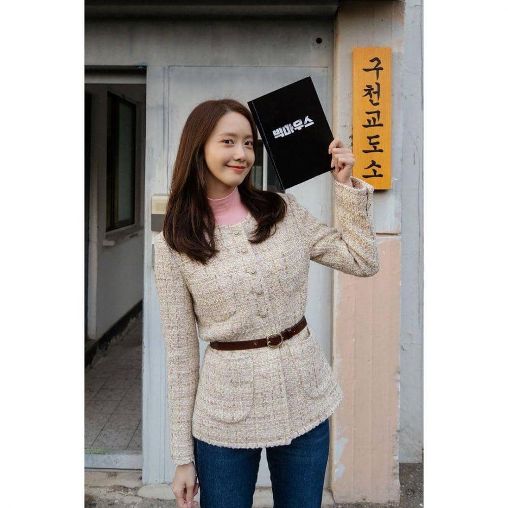 Yoona di balik layar drama Big Mouth (instagram.com/limyoona__official)