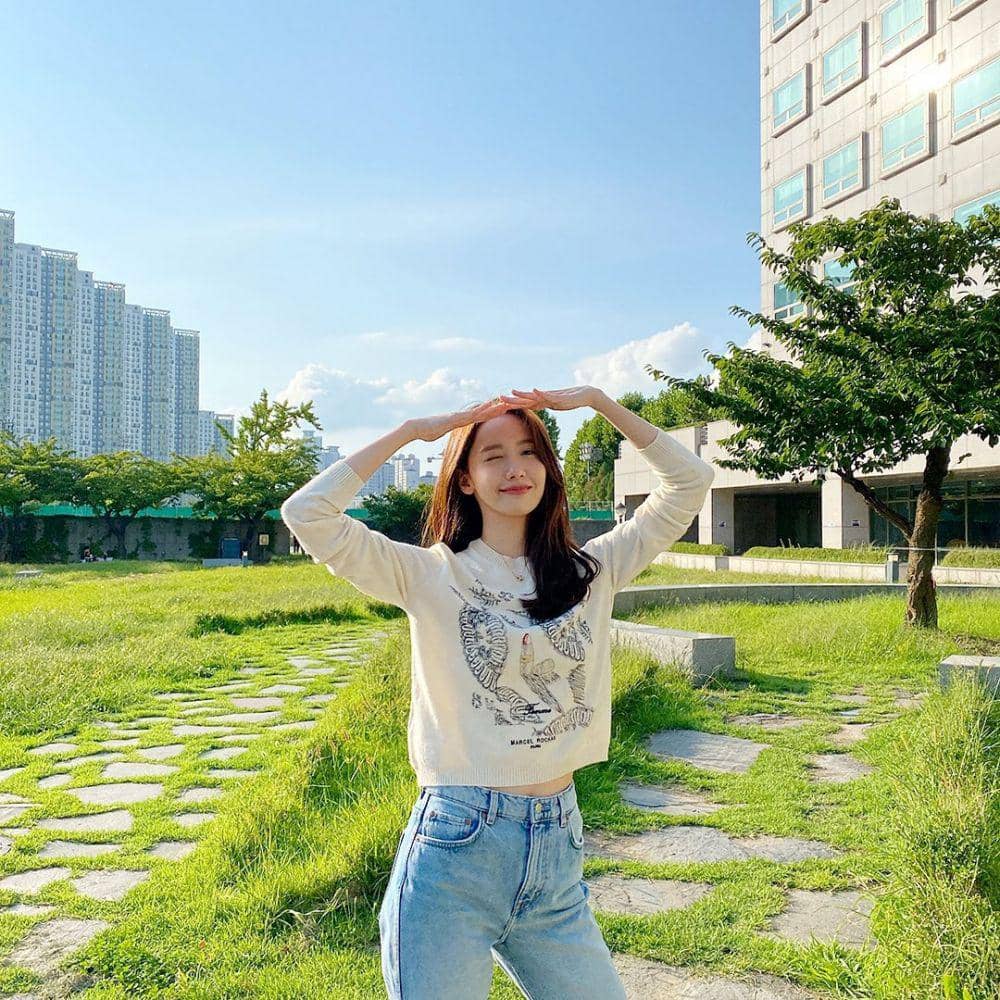 Yoona di balik layar drama Big Mouth (instagram.com/limyoona__official)