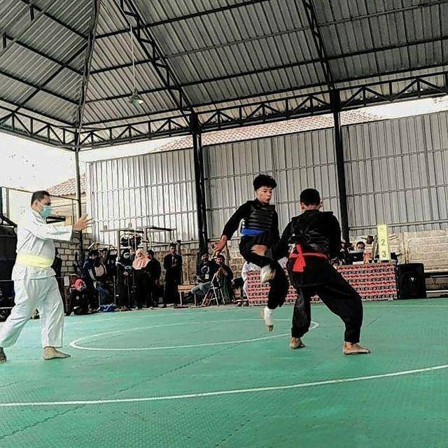 ilustrasi silat (instagram/ball.iball)