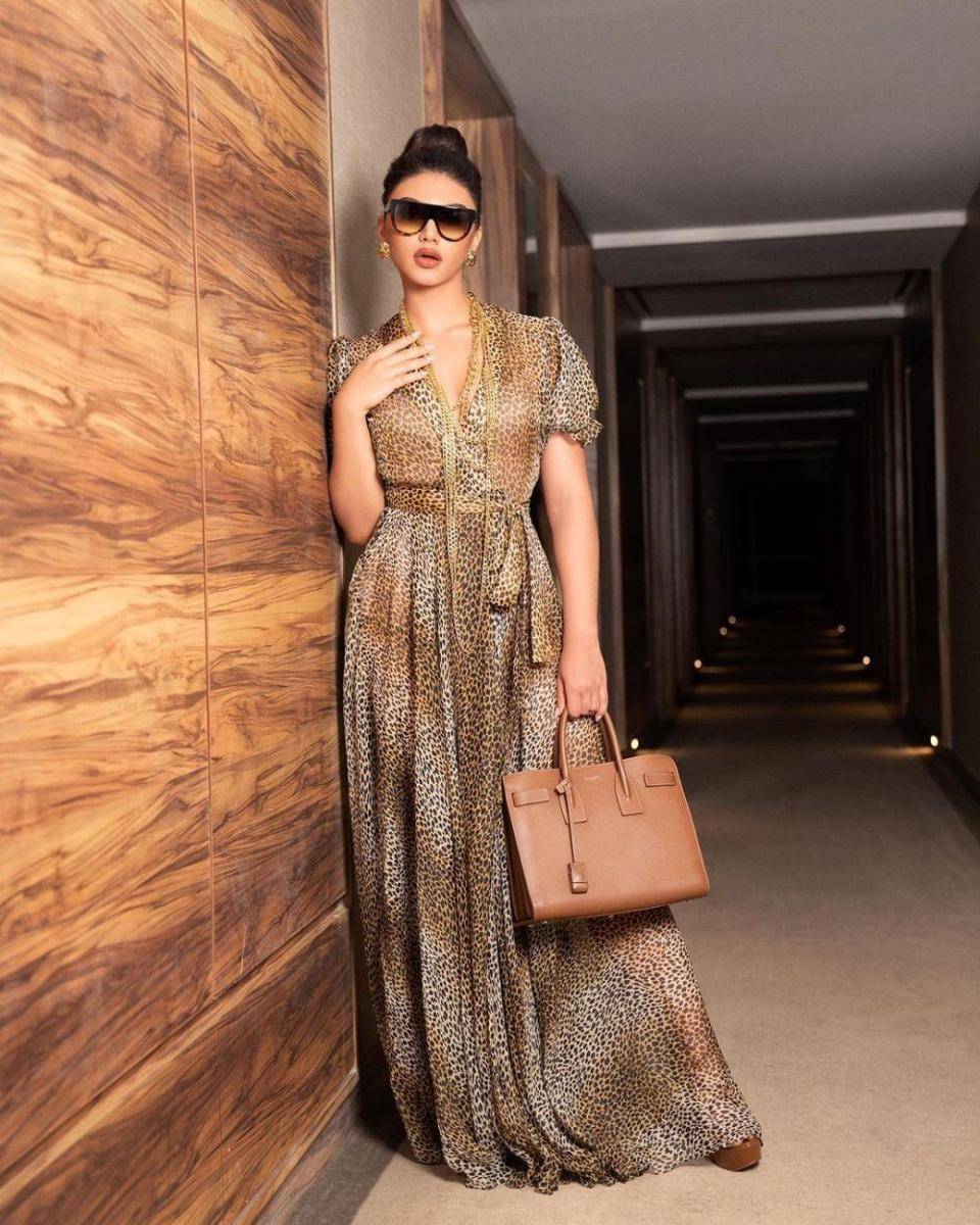 OOTD pakai handbag ala Jihane Almira (instagram.com/jihanealmira)