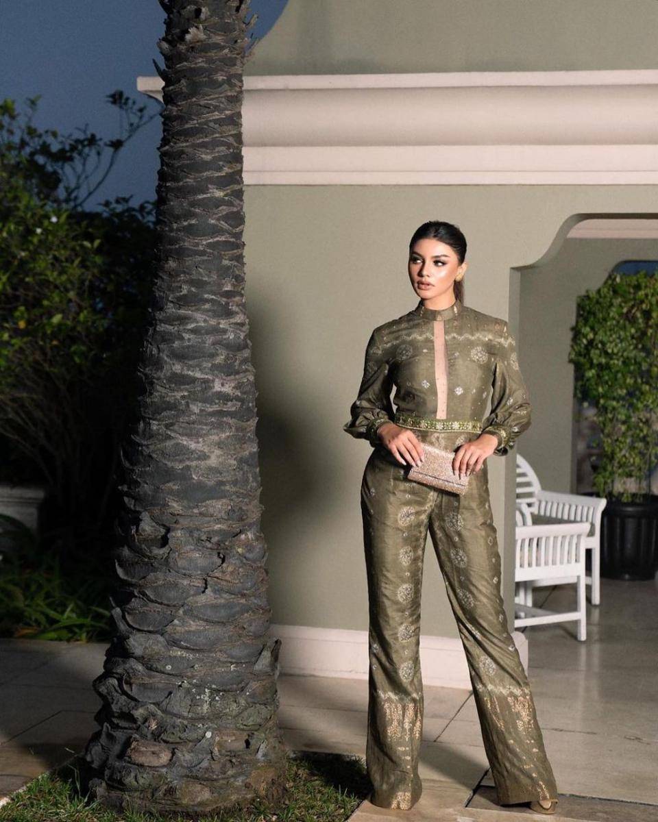 OOTD pakai handbag ala Jihane Almira (instagram.com/jihanealmira)