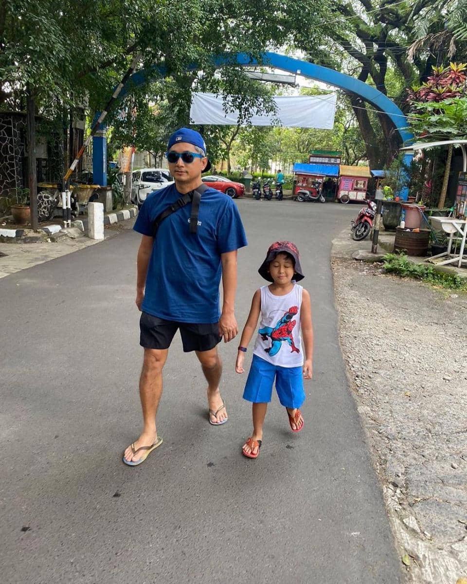 potret Andi Bachtiar bersama keluarga (instagram.com/andibachtiar)