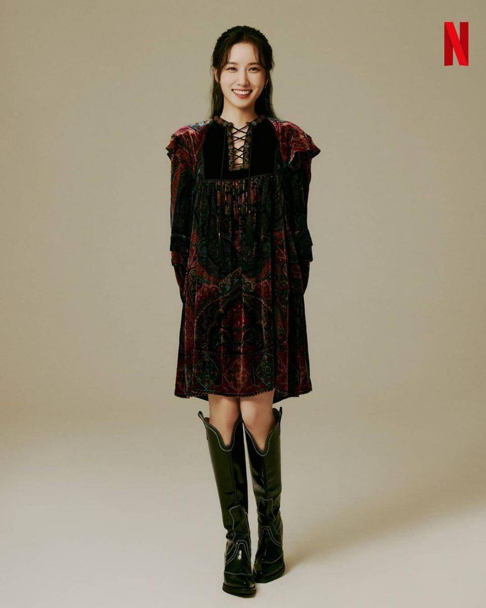 OOTD etro paisley dress ala Park Eun-Bin (instagram.com/eunbining0904)