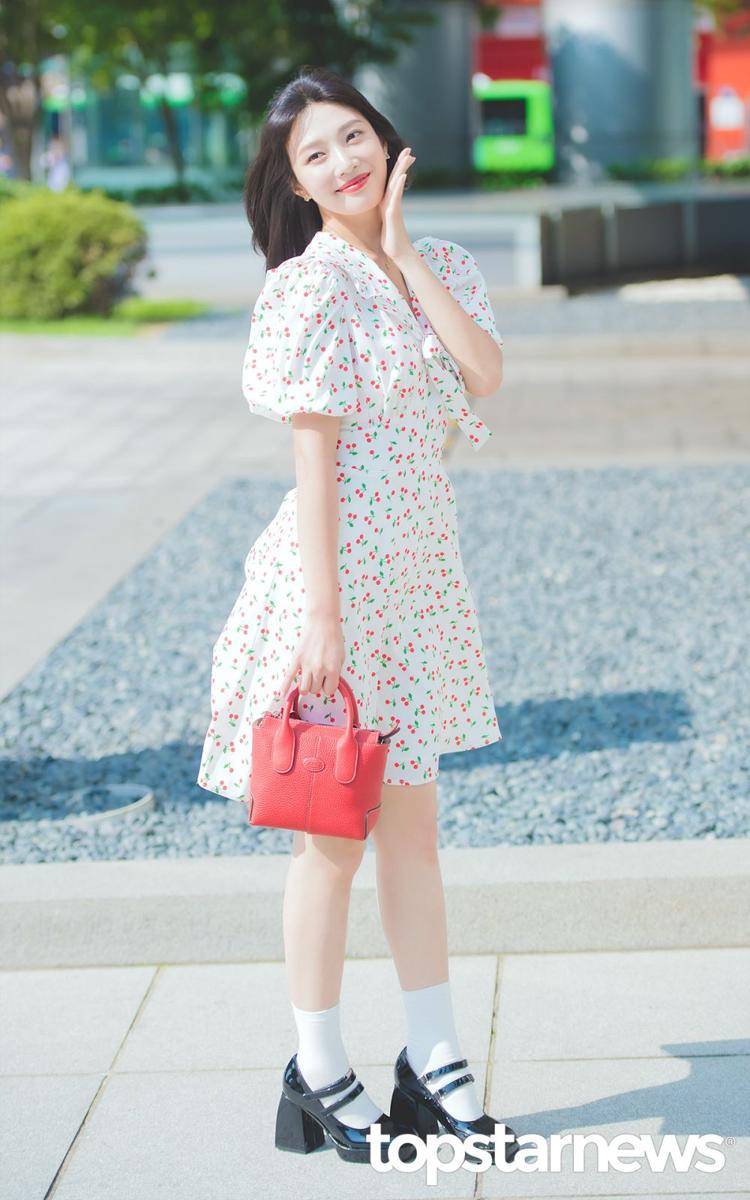 Joy Red Velvet  (twitter.com/TSN_PHOTO)