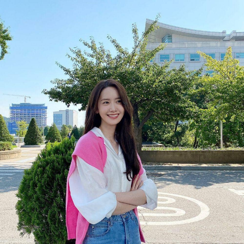 Yoona di balik layar drama Big Mouth (instagram.com/limyoona__official)