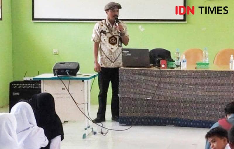 Achmad Fitriady saat memberikan materi terkait anti bullying kepada pelajar SMPN 7 Sotek Penajam (IDN Times/Ervan)