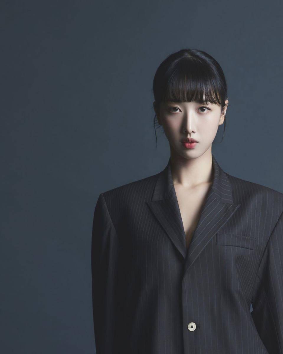 Choi Yeonjae mimiirose untuk single album AWESOME (twitter.com/mimiirose_YESIM)