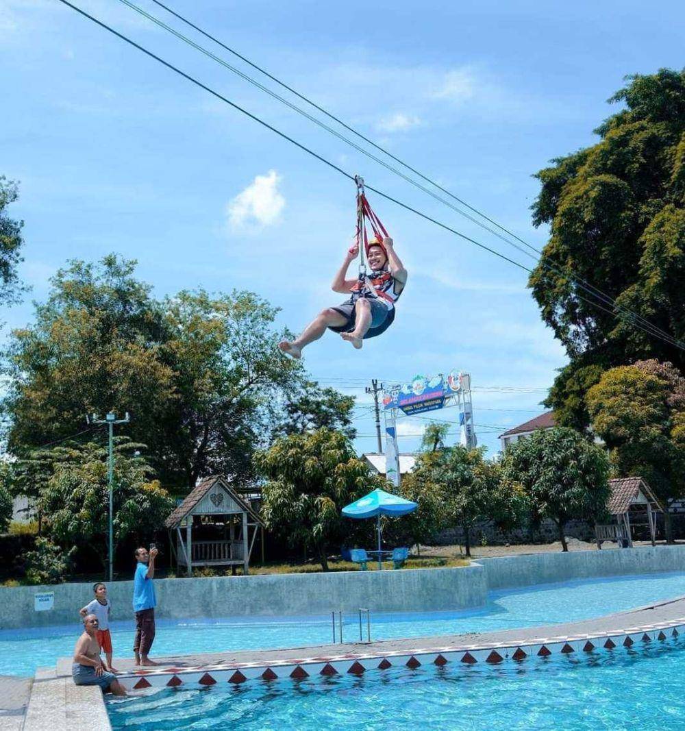 Umbul Pelem (instagram.com/umbulpelemwaterpark)