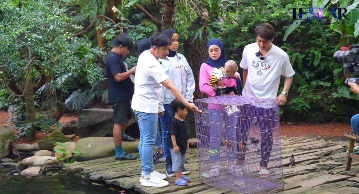 potret baby Leslar main ke rumah Irfan Hakim (youtube.com/Leslar Entertainment)