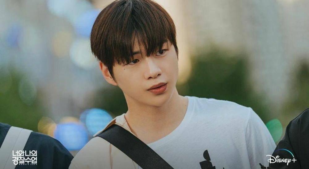 Kang Daniel di drama Rookie Cops (instagram.com/disneypluskr)