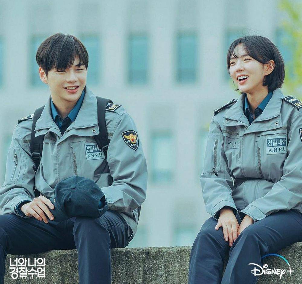 Kang Daniel dan Chae Soo Bin di drama Rookie Cops (instagram.com/disneypluskr)