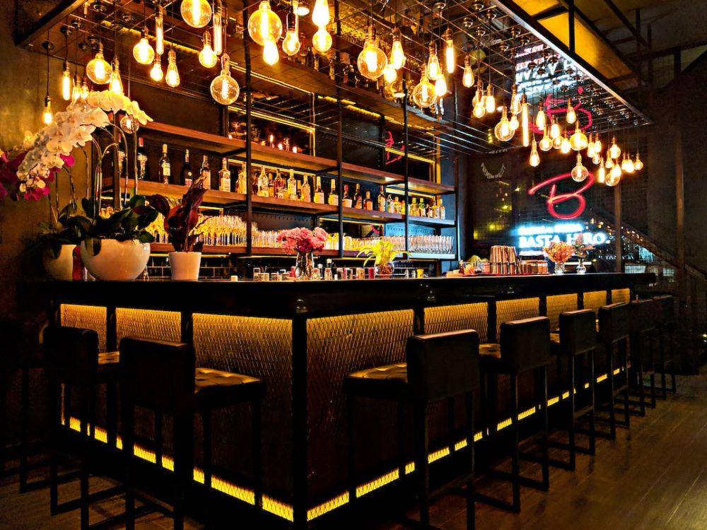 Ilustrasi bar (unsplash.com/QUI NGUYEN)