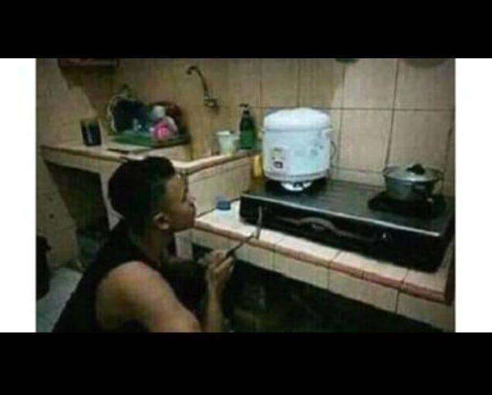 kelakuan kocak bapak-bapak saat masak (instgram.com/recehtapiviral)