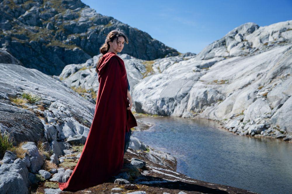 Kata Nazanin Soal Karakter Bronwyn dan Theo di The Rings of Power