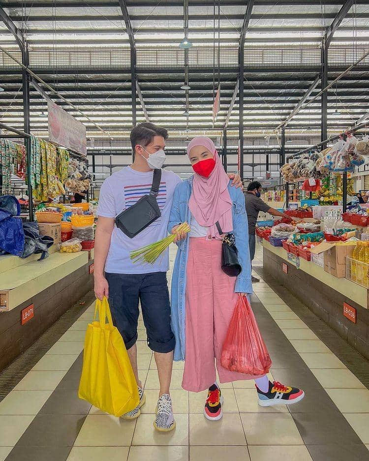 Outfit kasual ala Zaskia Sungkar (instagram.com/zaskiasungkar15)