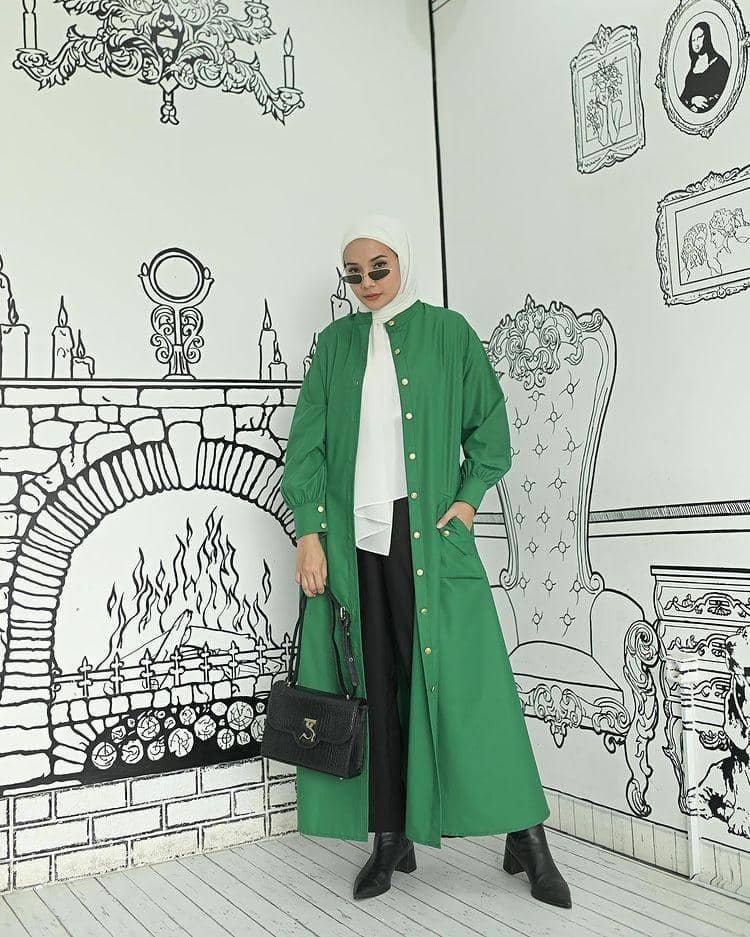 Outfit kasual ala Zaskia Sungkar (instagram.com/zaskiasungkar15)