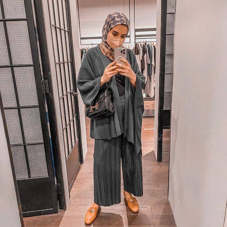 Outfit kasual ala Zaskia Sungkar (instagram.com/zaskiasungkar15)
