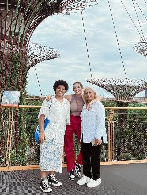 orangtua artis yang single mom (instagram.com/enzystoria)