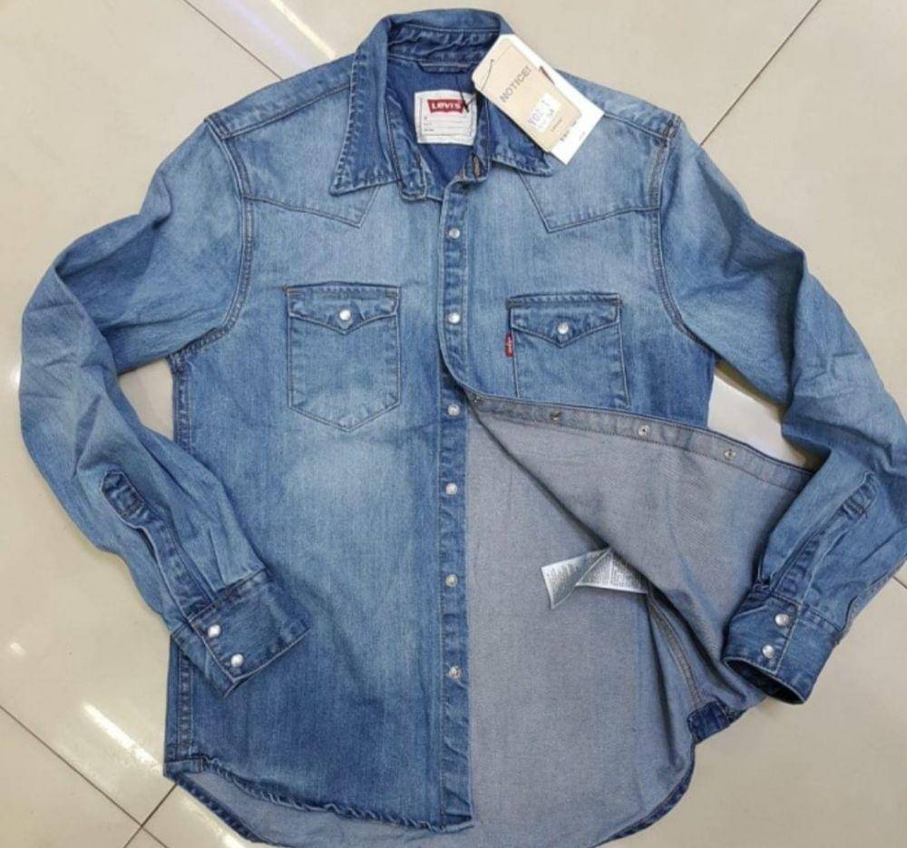 Levi’s (tokopedia.com/Kims store.id)