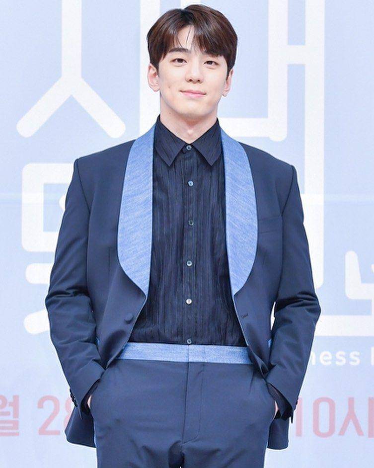 Kim Min Kyu (instagram.com/mingue.k)